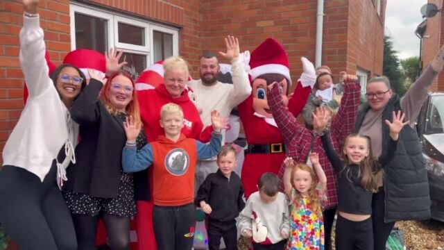 Elfy’s been busy this morning spreading some Christmas cheer with more visits later this evening
🎄🤩

Our cheeky elf has been out and about this morning, surprising families with magical doorstep visits full of music, dancing, and festive fun!

📹 Watch Elfy in action – bringing smiles, laughter, and a sprinkle of Christmas magic wherever he goes.

🎄 Want Elfy to visit your doorstep this christmas 

Spaces are filling up quickly, so book now to secure your spot!

👉 Book here: 

www.mjsentertainment.co.uk/product/elf-mascot

Let Elfy make your Christmas unforgettable! 🎉