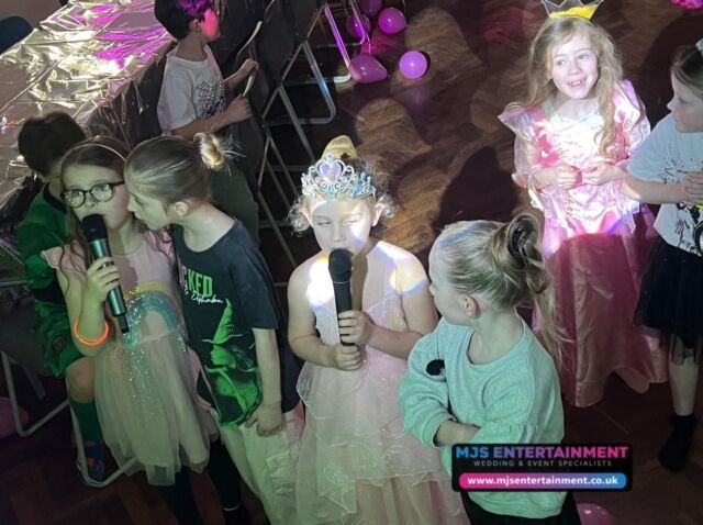 What a great morning we had hosting Eme’s 7th birthday party!! 

Lots of Singing and dancing was had by all!! 🎤🪩

Happy Birthday Eme!! 🎉

*If you are interested in booking us for your kids party or event take a look at all the packages and hire items we offer on our website below…

➡️ www.mjsentertainment.co.uk/kids-party-packages